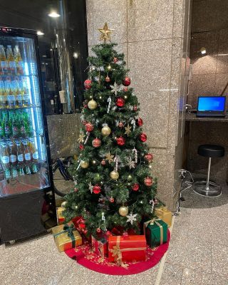 少し早いですが…
クリスマスツリーを用意しました🎄
朝晩は冷えるようになってきたので皆様体調にはお気をつけください🥶

#unionhotel
#kobe#japan
#lovehyogo
#神戸
#神戸観光
#神戸旅行
#kobecco