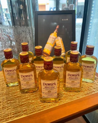 当館ではウイスキーを販売しております🥃
名柄はデュワーズ•ホワイトラベルでございます。
1本830円です。
炭酸水も販売しておりますので、ロック、水割り、ハイボールなどお試し下さいませ✨

unionhotel.jp
#神戸三宮ユニオンホテル
#神戸
#lovehyogo
#ビジネスホテル
#unionhotel
#kobe
#三宮
