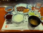 【ステーキランド神戸店】
先日ステーキランド神戸店に行って参りました🥩
ステーキランドは三宮駅すぐの人気ステーキ店で、目の前の鉄板で焼き上げて神戸牛を気軽楽しめるお店となっております✨
私はお祝い事がありランチに行きましたが、Lランチが1800円程で食べることができました😊
お祝い事や観光でお越しのお客様にはおすすめしております。ぜひ当館でお泊まりの際には行ってみてくださいね！

unionhotel.jp
#神戸三宮ユニオンホテル
#ビジネスホテル
#lovehyogo