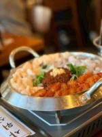 【サウィ食堂】
先日韓国料理を食べに行きました🇰🇷
なんと三宮でナッコプセが食べれるんです✨
ナッコプセは韓国釜山の名物料理で、タコ+ホルモン＋エビを一つの鍋で煮込んだ海鮮ホルモン鍋です
とても美味しくてチャミスルにピッタリ合う鍋でした🤤
癖になります！！
当館から徒歩10分15分程ですので、ぜひ行ってみて下さい。

unionhotel.jp
#神戸三宮ユニオンホテル
#ビジネスホテル
#lovehyogo